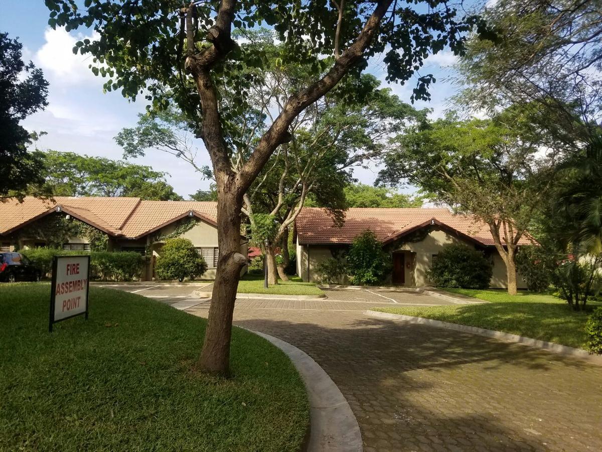 Ufulu Gardens Hotel Lilongwe Exterior photo